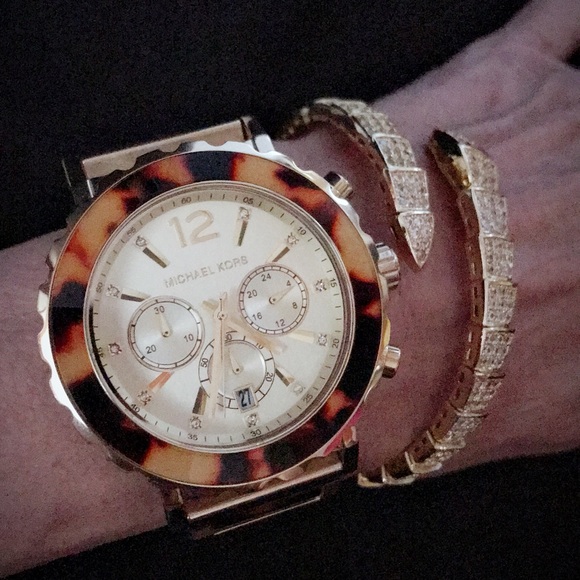 MK Tortoiseshell Watch. Will fit a 6“ wrist main image 6